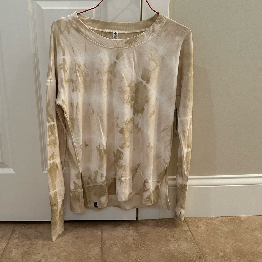 Glyder women’s Lounge Long Sleeve Tie-Dye Sweatshirt